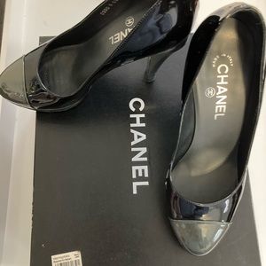 Authentic chanel patent leather pumps heels size 39.5